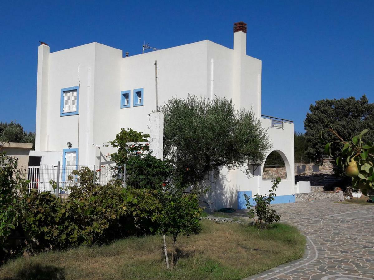 Elafonisos: Two Storey House On The Sea Front Экстерьер фото