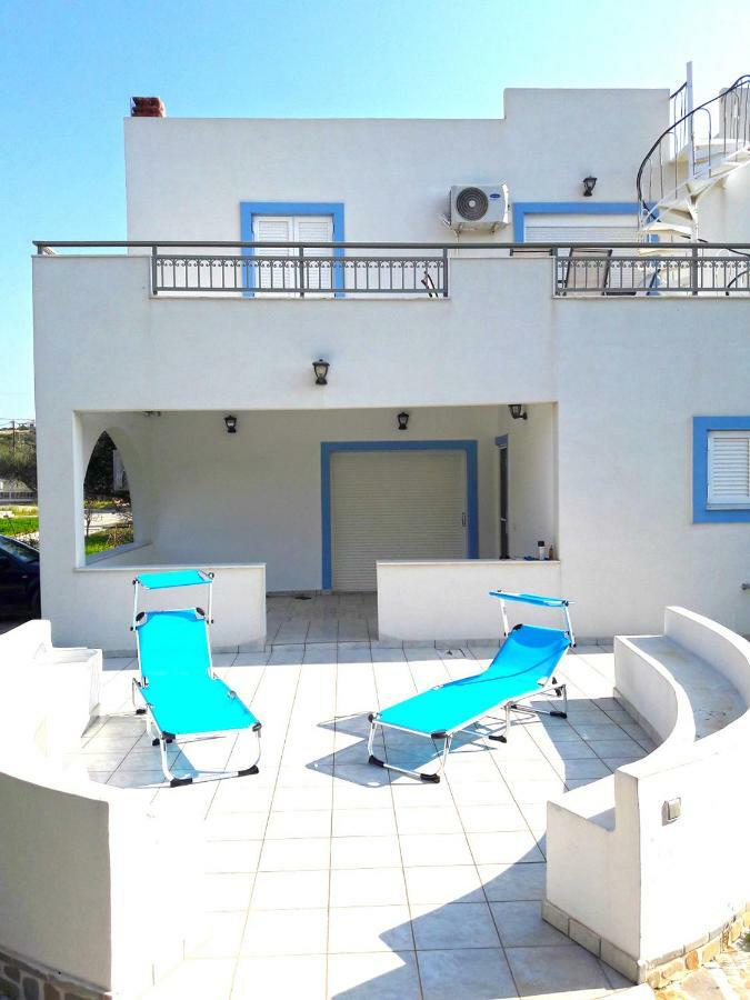 Elafonisos: Two Storey House On The Sea Front Экстерьер фото